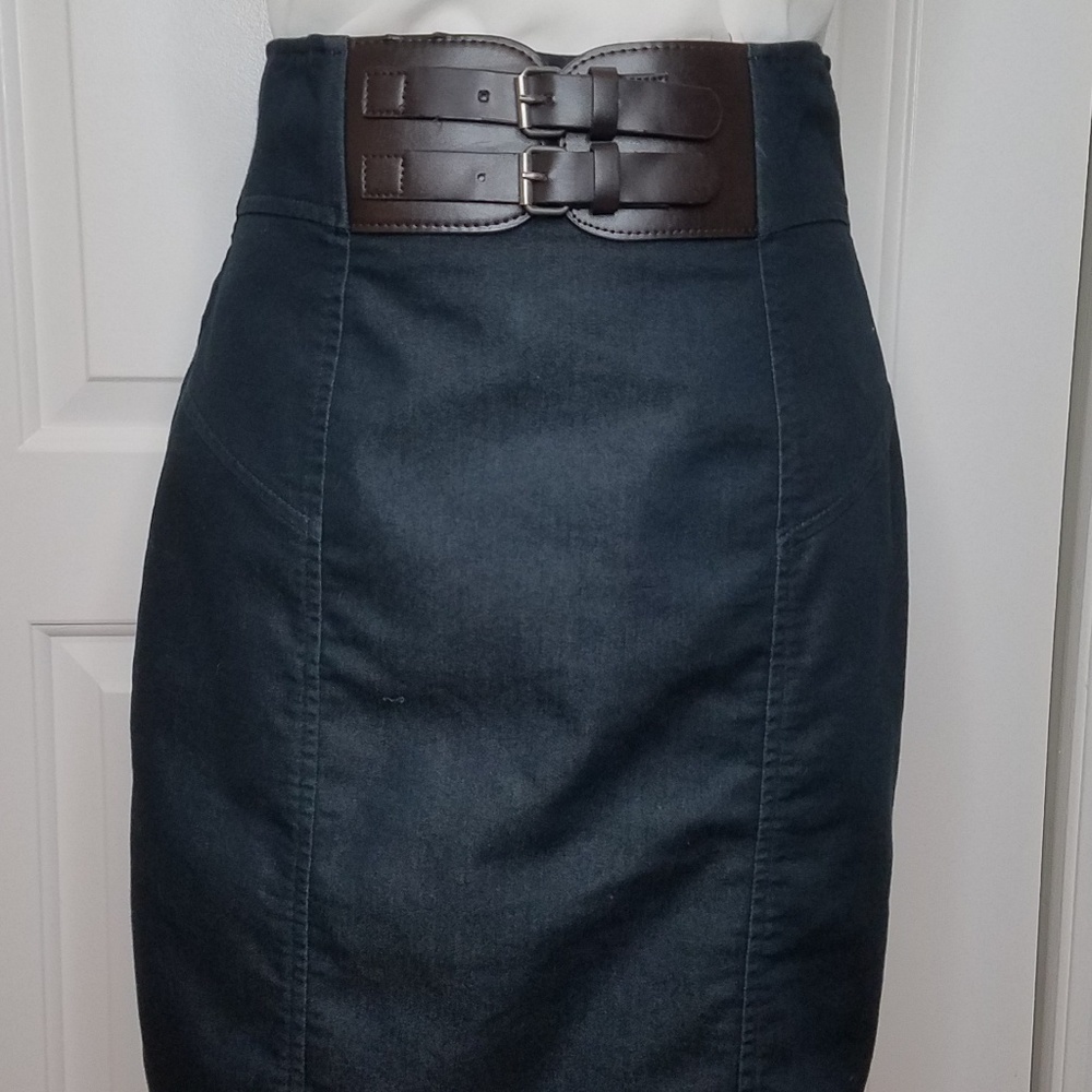 SALE Worthington Skirt  belt stretchy Sz 6